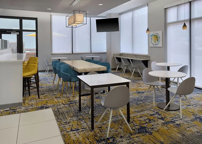 Towneplace Suites By Marriott Lawrence Downtown